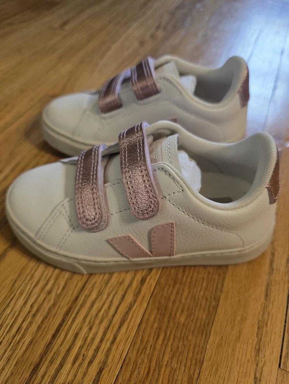 Veja Kids Velcro Sneakers in White with Rose Metallic Accents Size 9.5
